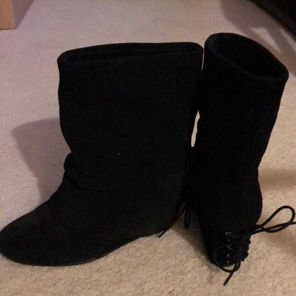 BETSEY JOHNSON BLACK SUEDE TIE BOOTS